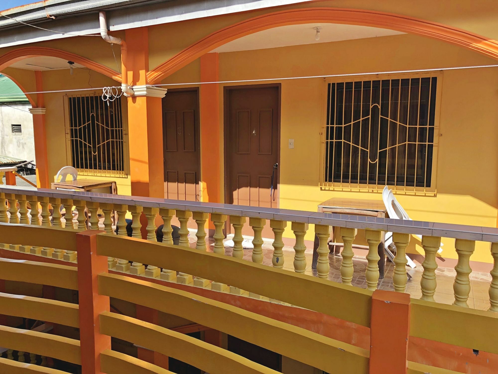 Queen Of Isle Cottages And Restaurant Puerto Galera Exteriör bild